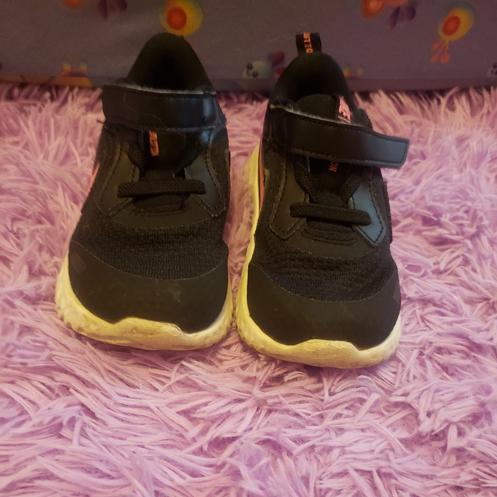 Nike Revolution Toddler Sneakers
